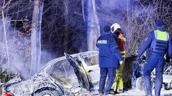 Eine 27-J&auml;hrige ist in Dorsten mit ihrem Auto von der Stra&szlig;e abgekommen und hat sich schwer verletzt. - &copy; Marc Gruber/7aktuell.de/dpa