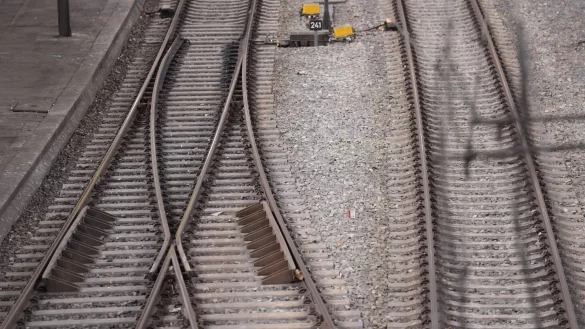 Die Bahn rechnet wegen der Wetterlage mit Einschr&auml;nkungen. (Archivbild) - &copy; Marcus Brandt/dpa