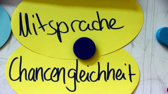 Eine Studie an der Uni Dortmund hat bei den Klassen 7 bis 10 eine eher geringe Bereitschaft zur politischen Teilhabe ausgemacht. (Symbolfoto) - &copy; Carsten Koall/dpa