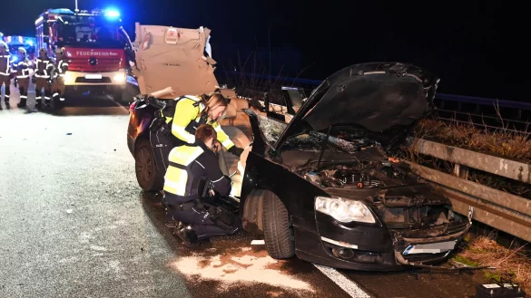 Die Ursache f&uuml;r den Unfall ist noch unklar. - &copy; Guido Bludau/dpa