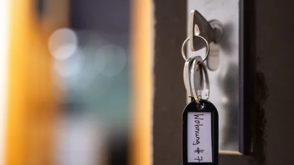 Auf der Suche nach einer neuen Wohnung bewarb sich eine Frau im Internet auf ein Inserat. (Symbolbild) - &copy; Sebastian Gollnow/dpa