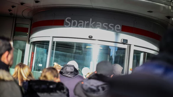 Nach dem spektakul&auml;ren Bankeinbruch in Gelsenkirchen hat sich aus Dutzenden eingegangen Hinweisen noch keine hei&szlig;e Spur auf die T&auml;ter ergeben. (Archivfoto) - &copy; Christoph Reichwein/dpa