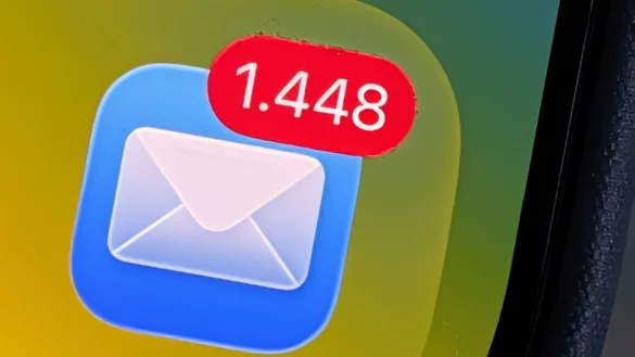 Nach einer Bitkom-Studie landen im Durchschnitt t&auml;glich 53 Mails in gesch&auml;ftlichen Mail-Postf&auml;chern. - &copy; Christoph Dernbach/dpa