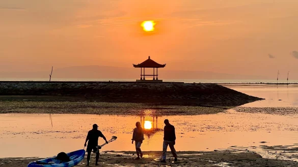 F&uuml;r viele ist Bali das Traumziel schlechthin - aber der Massentourismus macht der "Insel der G&ouml;tter" zu schaffen. (Archivbild) - &copy; Carola Frentzen/dpa