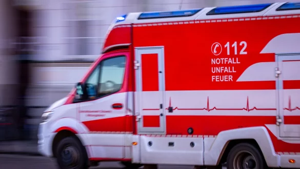 Nach einem t&ouml;dlichen Badeunfall von zwei Schwestern sind nun die Eltern angeklagt. (Symbolbild) - &copy; Jens B&uuml;ttner/dpa