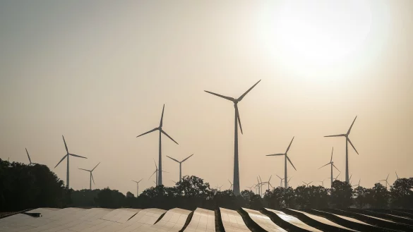 Seit dem Jahr 2023 gab es im Schnitt 15 Tage mit wenig Wind und Sonne. (Archivbild) - &copy; Kay Nietfeld/dpa