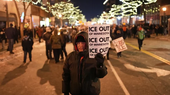 Die Wut auf der Stra&szlig;e gegen Trumps radikale Abschiebepolitik w&auml;chst. - &copy; Adam Gray/AP/dpa
