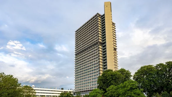 Schon jetzt Arbeitsst&auml;tte von UN-Mitarbeitern: der lange Eugen. - &copy; Thomas Banneyer/dpa