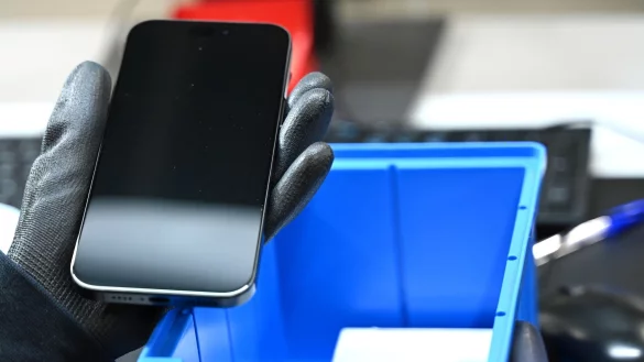 1.000 general&uuml;berholte Smartphones verschwunden - &copy; Elisa Schu/dpa