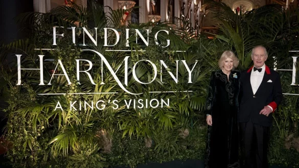 Der K&ouml;nig und die K&ouml;nigin feiern Premiere. - &copy; Aaron Chown/PA Wire/dpa