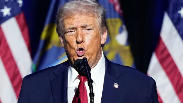 Trump droht der F&uuml;hrung Irans. - &copy; Ryan Sun/AP/dpa