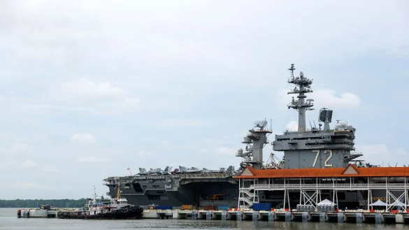 Mehrere US-Medien berichten, dass der Flugzeugtr&auml;ger auf dem Weg in den Nahen Osten sei (Archivbild). - &copy; Fazry Ismail/Pool EPA/AP/dpa
