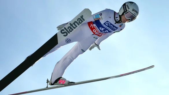 Nika Prevc springt in Oberstdorf. - &copy; Karl-Josef Hildenbrand/dpa