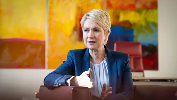 &laquo;Die CDU ist nicht klug beraten, wenn sie st&auml;ndig verk&uuml;ndet, dass die Menschen in Deutschland nicht genug arbeiten&raquo;, sagt Mecklenburg-Vorpommerns Ministerpr&auml;sidentin Schwesig. (Archivbild) - &copy; Philip Dulian/dpa