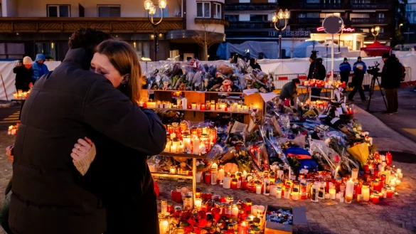 Am kommenden Freitag soll es in Crans-Montana eine Gedenkfeier zu Ehren der Opfer geben. - &copy; Jean-Christophe Bott/KEYSTONE/dpa