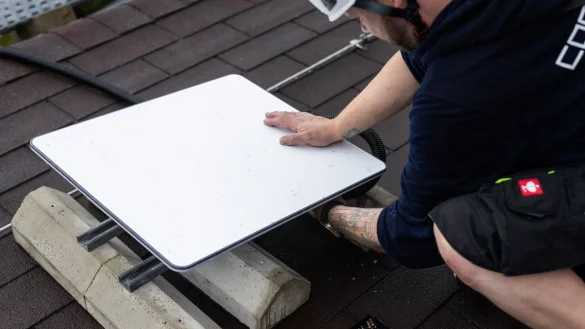 Starlink-Terminals sind im Iran verboten, werden aber ins Land geschmuggelt. (Archivbild) - &copy; Philipp von Ditfurth/dpa