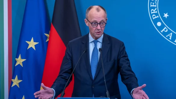 Die Antwort des Kanzlers auf Trumps Friedensrat lautet: Nein, aber ... . - &copy; Michael Kappeler/dpa