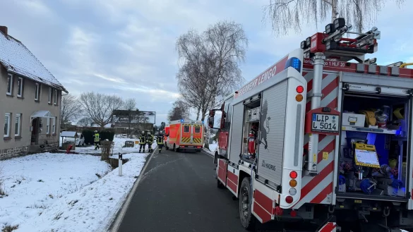 Drei Menschen kamen ins Krankenhaus. - &copy; Feuerwehr Lemgo/dpa