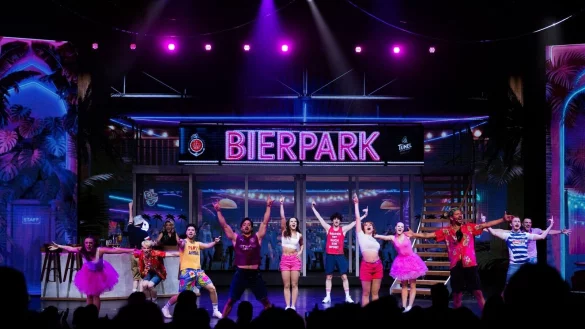 Der Partytempel im Musical &laquo;Malle Ol&eacute;&raquo; hei&szlig;t &laquo;Bierpark&raquo; - bei Mallorca-Fans d&uuml;rfte der Name Erinnerungen wecken. - &copy; Rolf Vennenbernd/dpa