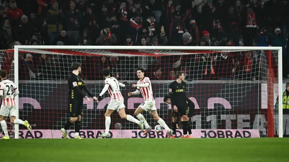 Trifft derzeit wie am Flie&szlig;band: Freiburgs Igor Matanovic (2.v.r.). - &copy; Silas Stein/dpa