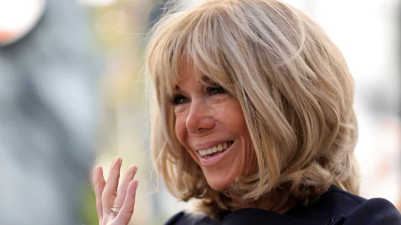 Im Prozess wegen Cybermobbings von Brigitte Macron wurden die Angeklagten zumeist zu Bew&auml;hrungsstrafen von sechs Monaten verurteilt. (Archivbild) - &copy; Teresa Suarez/EPA POOL via AP/dpa