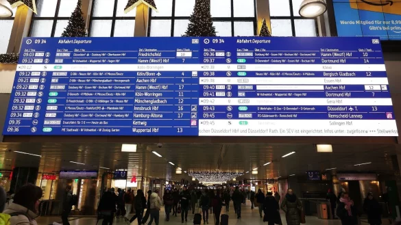 Das Stellwerk wurde repariert - Der Zugverkehr l&auml;uft wieder. - &copy; David Young/dpa