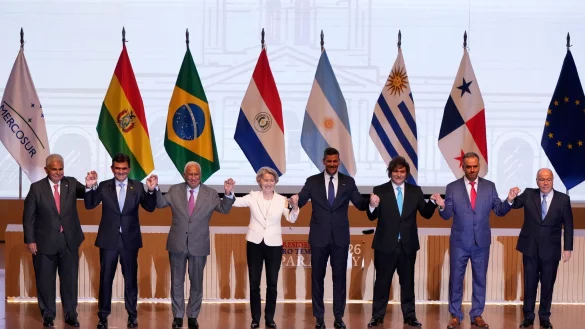 Nach &uuml;ber 25 Jahren Verhandlungen wird das Freihandelsabkommen zwischen der EU und dem Mercosur unterzeichnet. - &copy; Jorge Saenz/AP/dpa