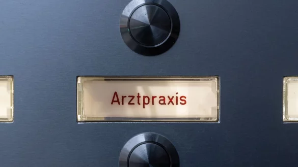 Hausarzt oder Facharzt? Das ist hier die Frage. (Archivbild) - &copy; Peter Kneffel/dpa