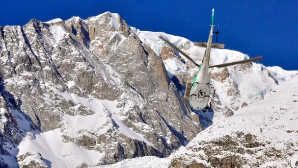 In Norditalien ist ein Mensch durch eine Lawine get&ouml;tet worden. (Symbolbild) - &copy; Thierry Pronesti/ANSA/AP/dpa
