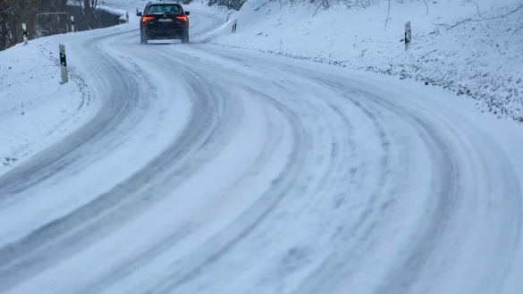 Im S&uuml;den kann es teils zu Sichtweiten unter 150 Meter kommen. - &copy; Jan Woitas/dpa