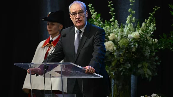 Der Schweizer Bundespr&auml;sident betont, es sei nicht Aufgabe der Politik, in das Justizsystem einzugreifen. - &copy; Fabrice Coffrini/AFP POOL/KEYSTONE/dpa