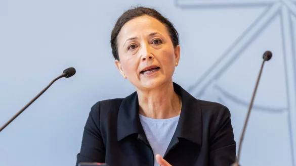 GEW-Vorsitzende Ayla Celik fordert bessere Grundlagen f&uuml;r den Distanzunterricht. (Archivbild) - &copy; Marcel Kusch/dpa