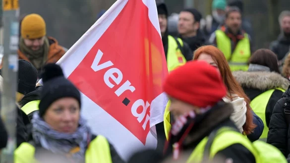 Verdi zeigt sich notfalls weiter streikbereit. - &copy; Michael Bahlo/dpa