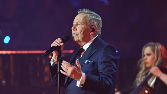 Eine B&auml;nderverletzung zwingt Schlagerstar Roland Kaiser laut Management zu einer Zwangspause. (Archivbild) - &copy; Jens Kalaene/dpa