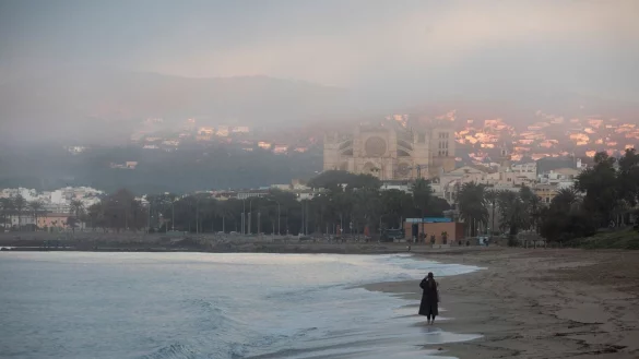 Wie w&auml;rs mal mit Urlaub an einem ruhigen, ereignislosen Ort? (Symbolbild) - &copy; Clara Margais/dpa