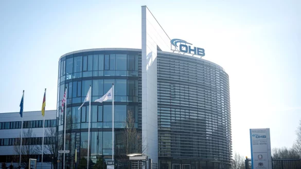 Der Raumfahrt- und Technologiekonzern OHB will mit dem R&uuml;stungskonzern Rheinmetall zusammenarbeiten. (Archivbild) - &copy; Sina Schuldt/dpa