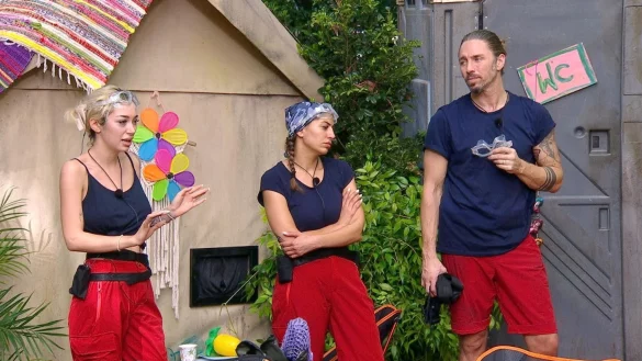 Ariel (links im Bild) ist Integrit&auml;t wichtiger als ein voller Magen. - &copy; Tag 4/-/