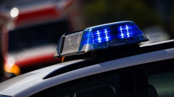 Nach einem Unfall mit einem schwer verletzten Kind wird dem mutma&szlig;lichen Verursacher ein versuchter Mord durch Unterlassen vorgeworfen. (Symbolbild) - &copy; Moritz Frankenberg/dpa