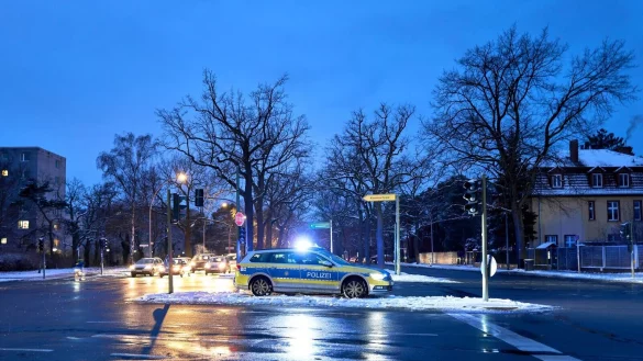 Am dritten Tag des Stromausfalls in Teilen Berlins warten 30.000 Haushalte weiter auf Energie. - &copy; Michael Ukas/dpa