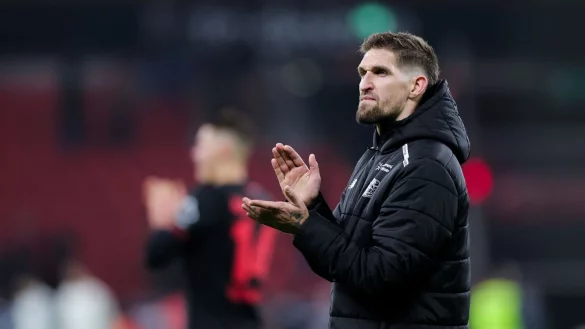 Leverkusens Kapit&auml;n Robert Andrich ist froh &uuml;ber den ersten Sieg im Jahr 2026. - &copy; Rolf Vennenbernd/dpa