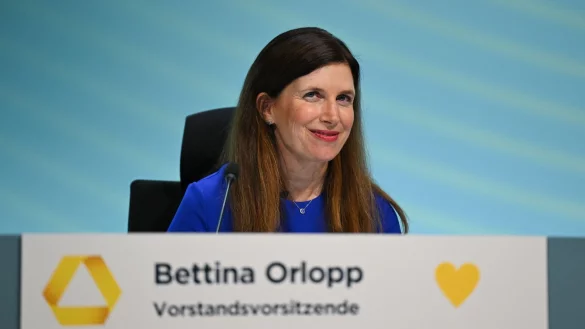 Commerzbank-Chefin Bettina Orlopp ist eine von nur vier Frauen an der Spitze eines Dax-Konzerns. (Archivbild) - &copy; Arne Dedert/dpa
