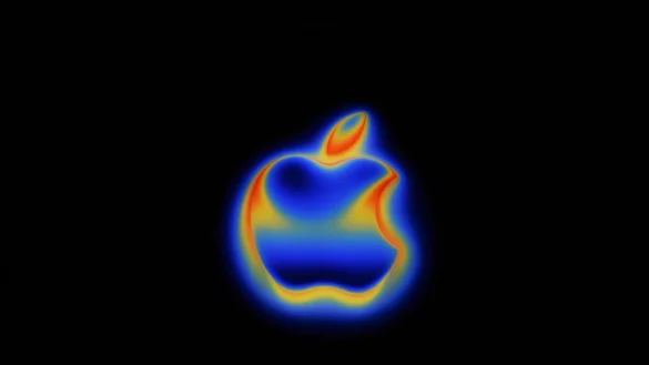 Apple versprach eine mit KI verbesserte Siri-Version, die auf sich warten l&auml;sst. (Archivbild) - &copy; Andrej Sokolow/dpa