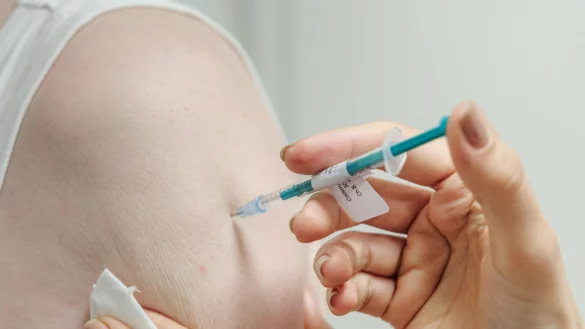 Kinder in den USA sollen nach dem Willen der US-Regierung k&uuml;nftig weniger Impfungen erhalten. (Symbolbild) - &copy; Markus Scholz/dpa