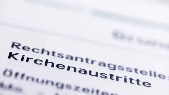 Im vergangenen Jahr hat es weniger Kirchenaustritte in NRW gegeben als 2024 (Symbolbild) - &copy; Rolf Vennenbernd/dpa