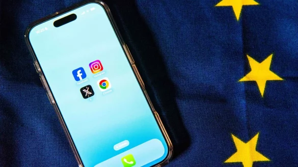 Die EU-Kommission ist trotz anhaltender Kritik an der US-Plattform weiterhin dort aktiv. (Symbolbild) - &copy; Alicia Windzio/dpa