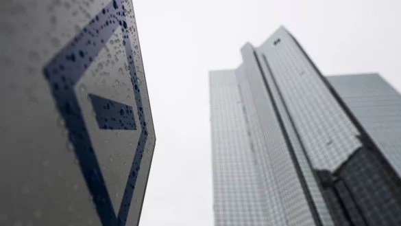 Gute Zahlen, aber erneuter &Auml;rger mit der Justiz: Deutsche Bank zieht Bilanz. - &copy; Boris Roessler/dpa