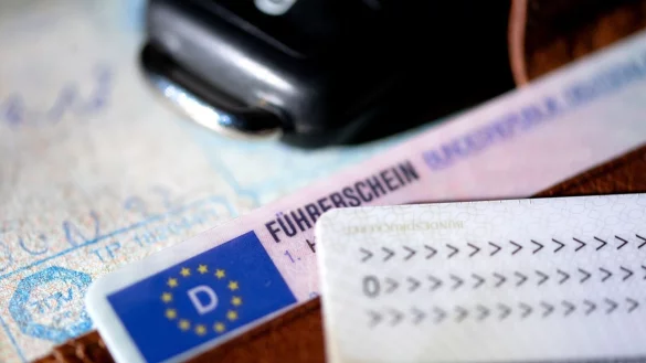 Nicht alle lassen das Auto stehen, obwohl der F&uuml;hrerschein entzogen wurden, wie eine Studie zeigt. (Symbolbild) - &copy; Sven Hoppe/dpa