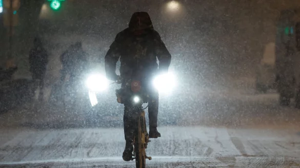 Auch in Lille fahren die Busse am Morgen nicht. - &copy; Jean-Francois Badias/AP/dpa