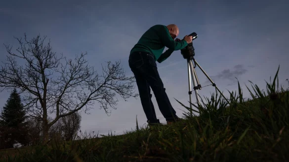 Die Zahl der Meldungen bei den Hobbyastronomen von Cenap w&auml;chst stetig seit einigen Jahren. (Archivbild) - &copy; Frank Rumpenhorst/dpa