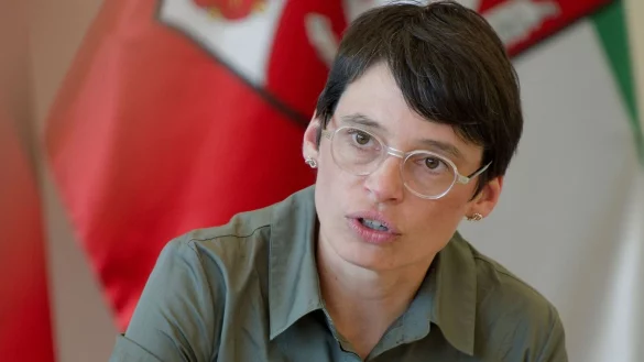 NRW-Fl&uuml;chtlingsministerin Josefine Paul tritt von ihrem Amt zur&uuml;ck. (Archiv) - &copy; Henning Kaiser/dpa